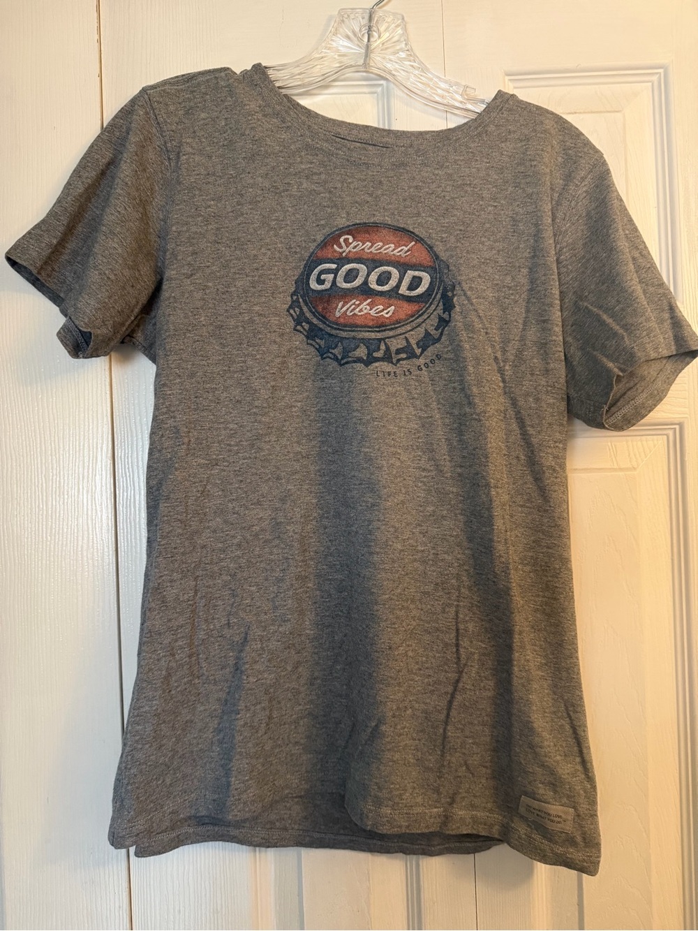 Women’s Gray Life is Good Graphic Tee size M